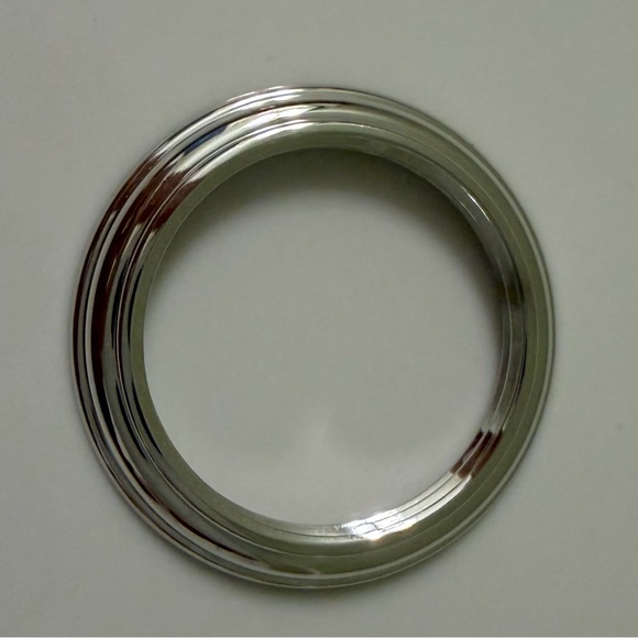 Gucci Silver Metal Bezel “Only